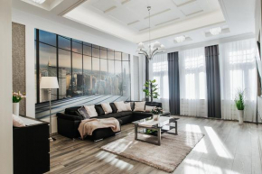 Parliament Square Apartment